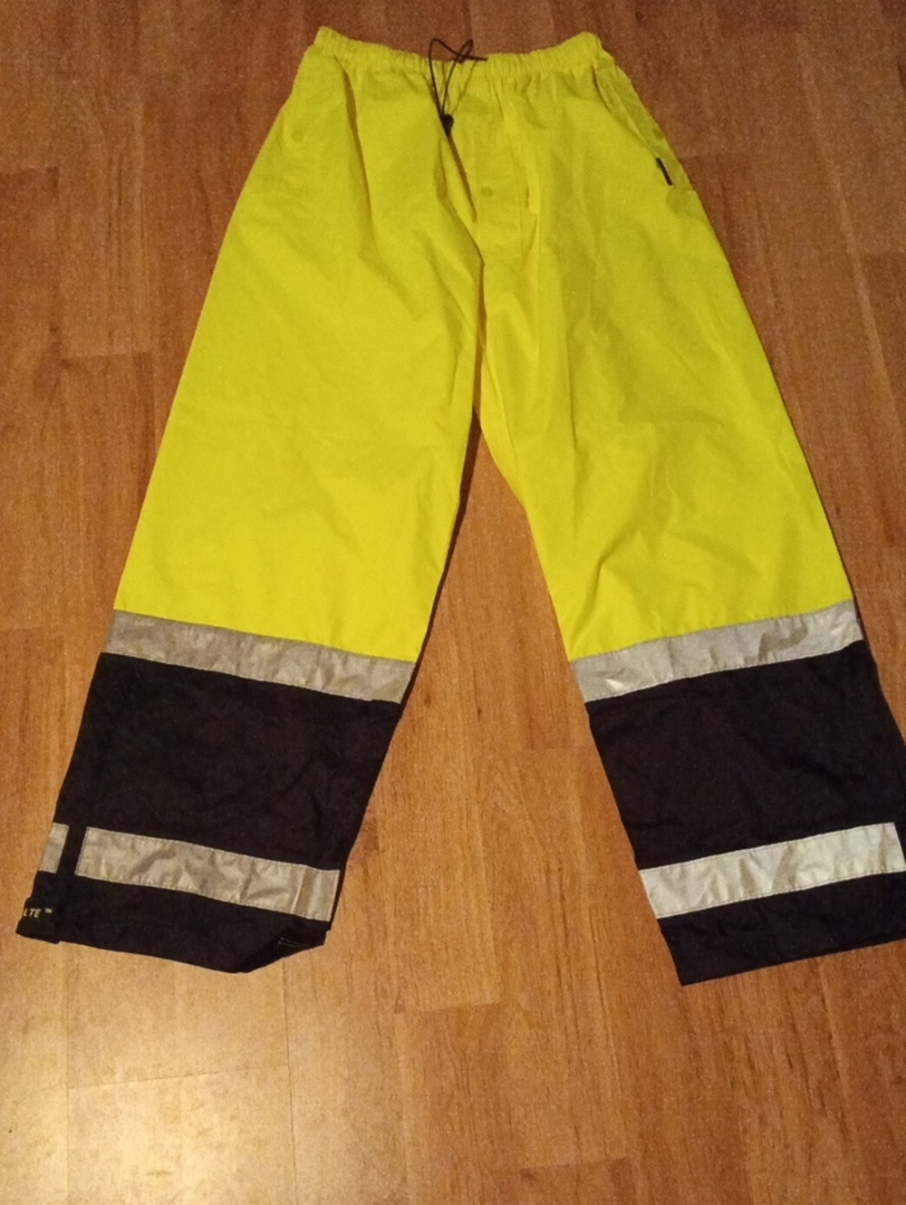 High-Visibility Yellow & Black Reflective Men's Work Joggers Tingley brand